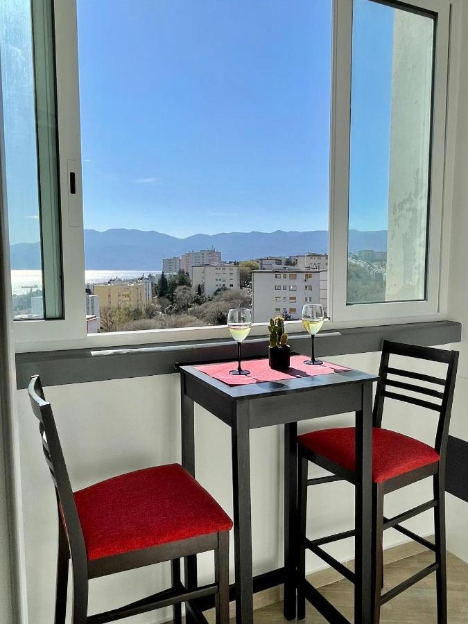 Adria Sky Lägenhet Rijeka Exteriör bild